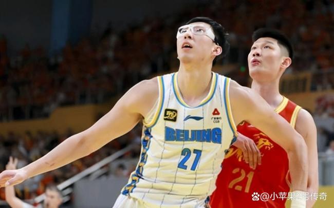 周琦晒北京男篮新赛季原土四坚定妆照 赵睿加盟 曾凡博转头存疑 争冠之路再添变数